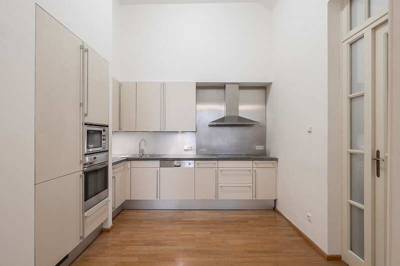 Janáčkovo nábřeží, Malá Strana - Prague 5 | Rent, Apartment Two-bedroom (3+1), 115 m²