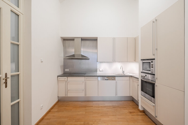 Janáčkovo nábřeží, Malá Strana - Prague 5 | Rent, Apartment Two-bedroom (3+1), 114 m²