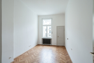 Vozová, Vinohrady - Prague 2 | Rent, Apartment One-bedroom (2+1), 80 m²