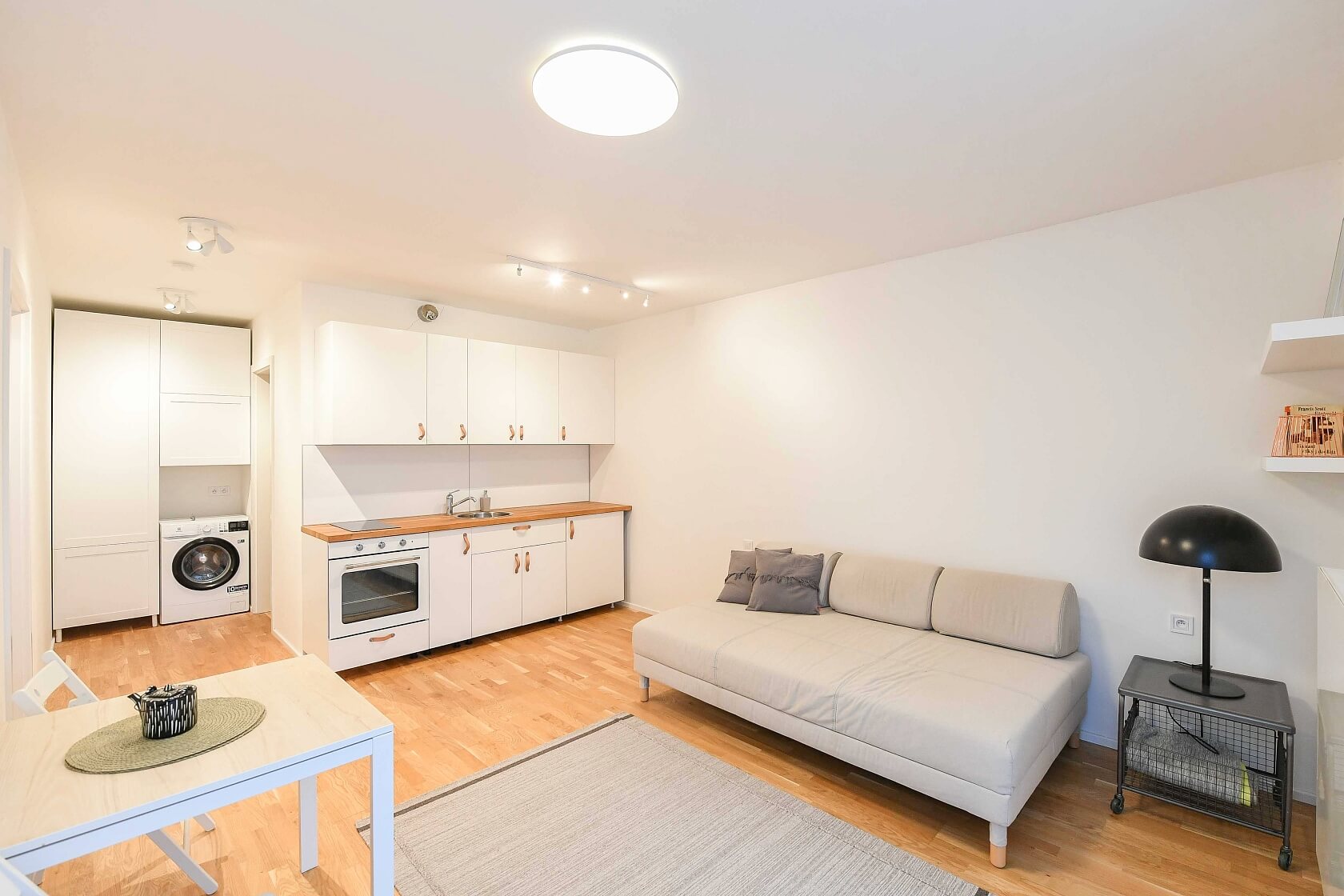 Holečkova, Smíchov - Praha 5 | Pronájem, Byt 1+kk, 37 m²