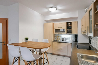 Na Pankráci, Nusle - Prague 4 | Sale, Apartment One-bedroom (2+kk), 82 m²