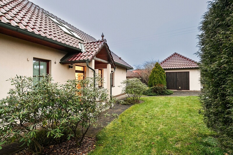 Štěchovice - Praha-západ | Sale, House Four-bedroom (5+kk), 254 m²