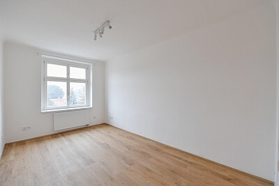 Ruská, Vršovice - Prague 10 | Rent, Apartment One-bedroom (2+kk), 48 m²