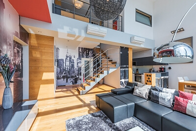 Mezitraťová, Hrdlořezy - Prague 9 | Sale, Apartment Two-bedroom (3+kk), 162 m²