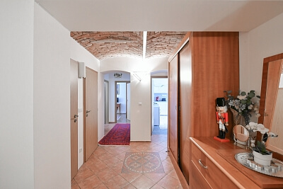 Vřídelní, Karlovy Vary - Karlovy Vary | Sale, Apartment Two-bedroom (3+kk), 66 m²
