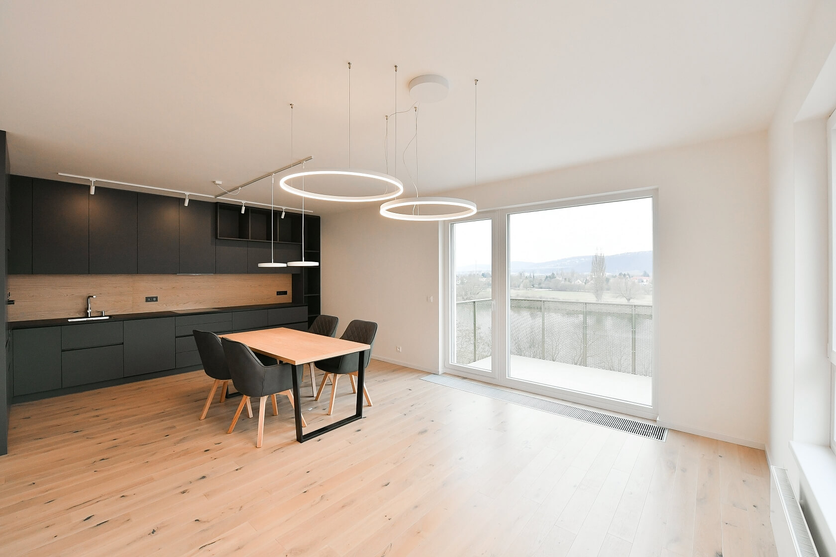 Kolmanova, Modřany - Praha 4 | Pronájem, Byt 4+kk, 109 m²