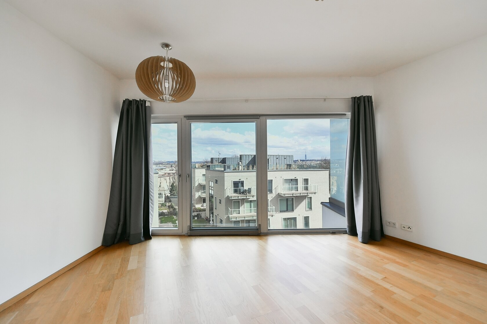 Holečkova, Smíchov - Prague 5 | Rent, Apartment One-bedroom (2+kk), 70 m²