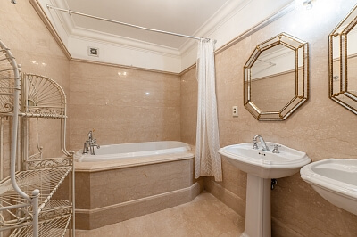 Bratislavský kraj, Staré Mesto - Bratislava I | Pronájem, Byt 4+kk, 178 m²