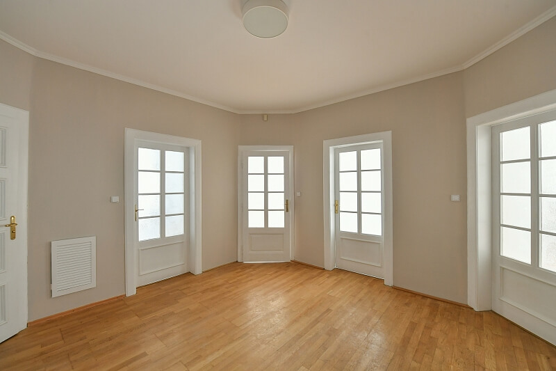 Ladova, Nové Město - Prague 2 | Rent, Apartment Three-bedroom (4+kk), 112 m²