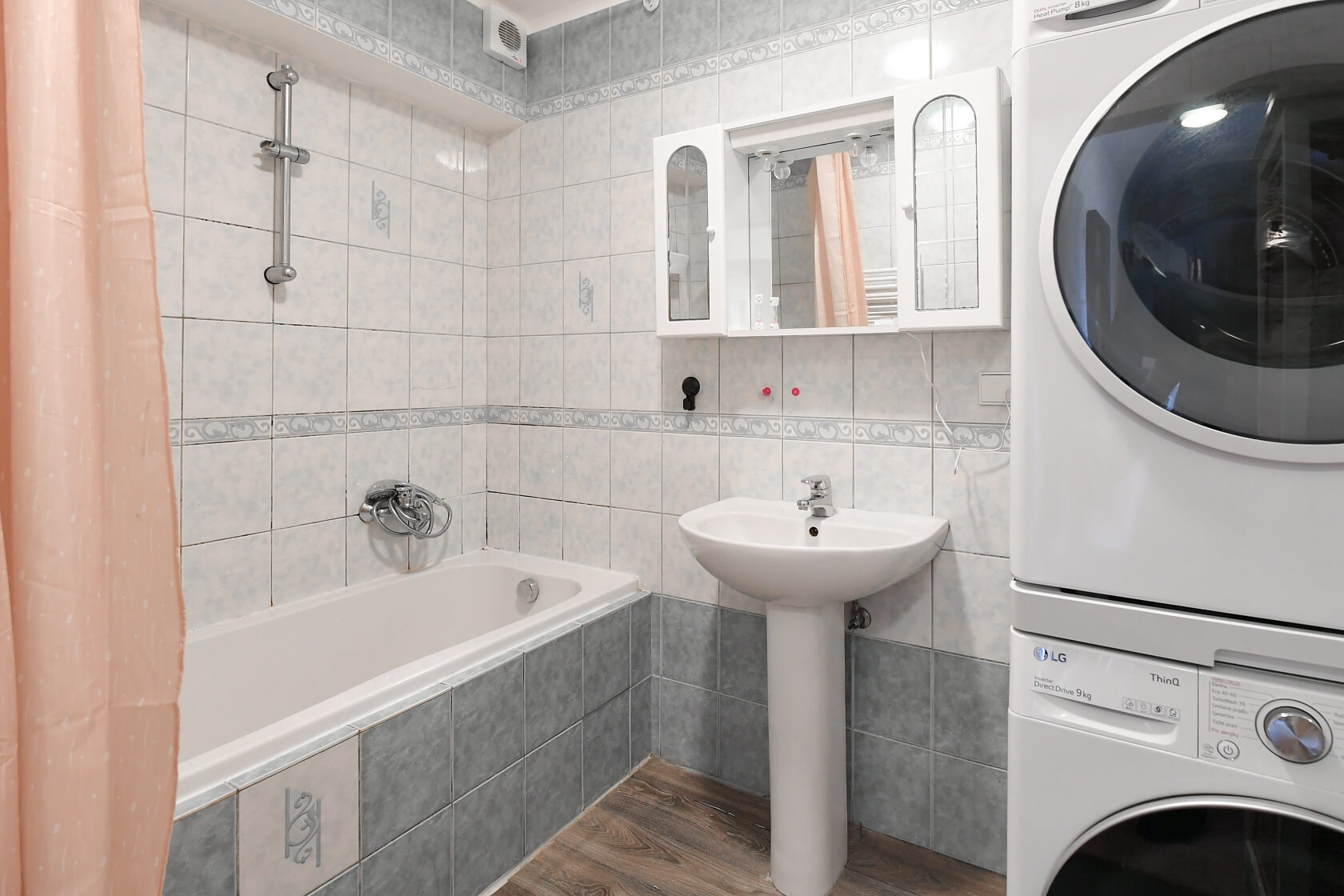 Mezi Domy, Jesenice u Prahy - Praha-západ | Prodej, Byt 3+kk, 74 m²