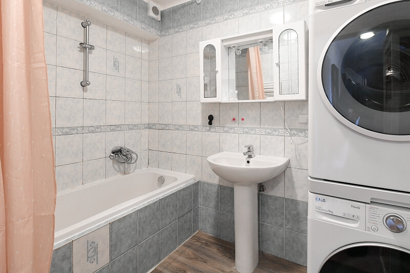 Praha-západ | Sale, Apartment Two-bedroom (3+kk), 74 m²