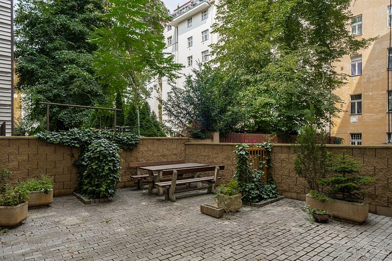 Sochařská, Bubeneč - Praha 7 | Pronájem, Byt 2+kk, 98 m²