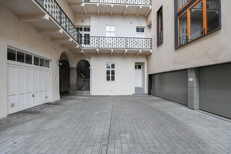 Plzeňská, Smíchov - Praha 5 | Pronájem, Byt 3+kk, 80 m²