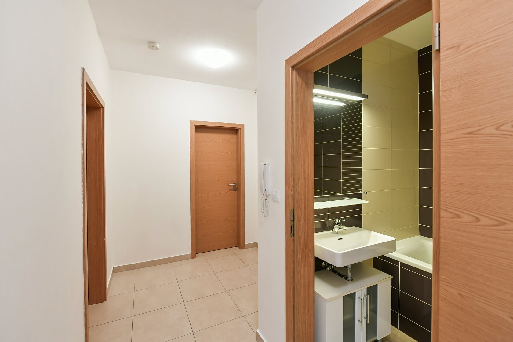 Harlacherova, Záběhlice - Prague 10 | Rent, Apartment One-bedroom (2+kk), 63 m²