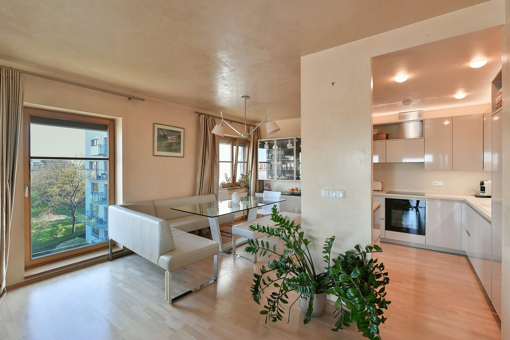 Pod kapličkou, Žižkov - Prague 3 | Sale, Apartment Three-bedroom (4+kk), 149 m²