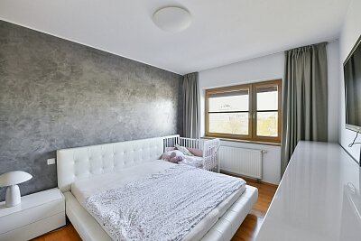 Pod kapličkou, Žižkov - Prague 3 | Sale, Apartment Three-bedroom (4+kk), 149 m²