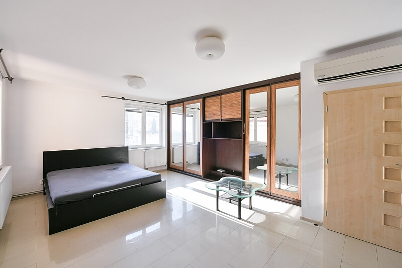 Na Stráži, Libeň - Prague 8 | Sale, Apartment Studio (1+kk), 38 m²