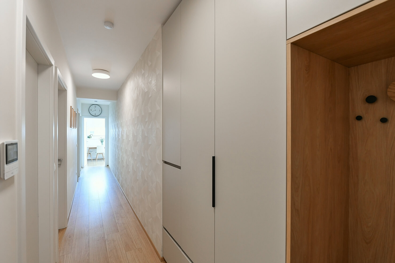 Mezilehlá, Hrdlořezy - Prague 9 | Sale, Apartment Two-bedroom (3+kk), 74 m²
