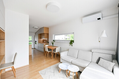 Mezilehlá, Hrdlořezy - Prague 9 | Sale, Apartment Two-bedroom (3+kk), 74 m²