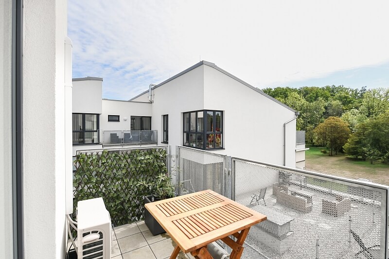 Mezilehlá, Hrdlořezy - Prague 9 | Sale, Apartment Two-bedroom (3+kk), 74 m²