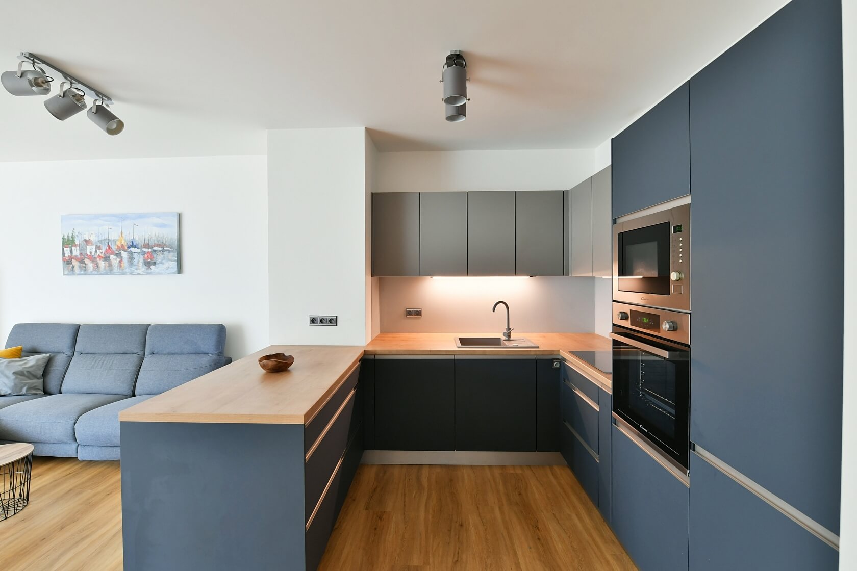 Holečkova, Smíchov - Prague 5 | Rent, Apartment One-bedroom (2+kk), 80 m²