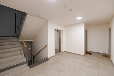 Holečkova, Smíchov - Praha 5 | Pronájem, Byt 2+kk, 80 m²