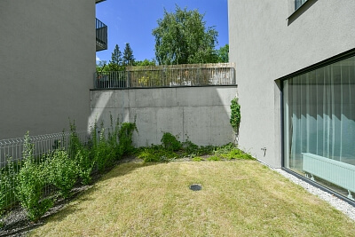 Holečkova, Smíchov - Prague 5 | Rent, Apartment One-bedroom (2+kk), 80 m²