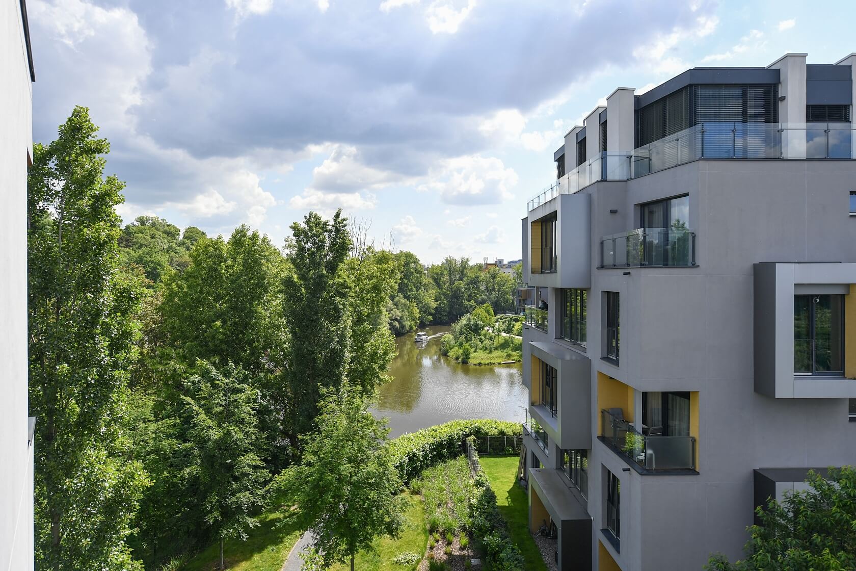 Menclova, Libeň - Praha 8 | Pronájem, Byt 3+kk, 93 m²