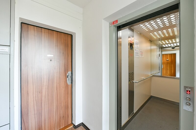 Rajmonova, Kobylisy - Praha 8 | Prodej, Byt 2+1, 43 m²