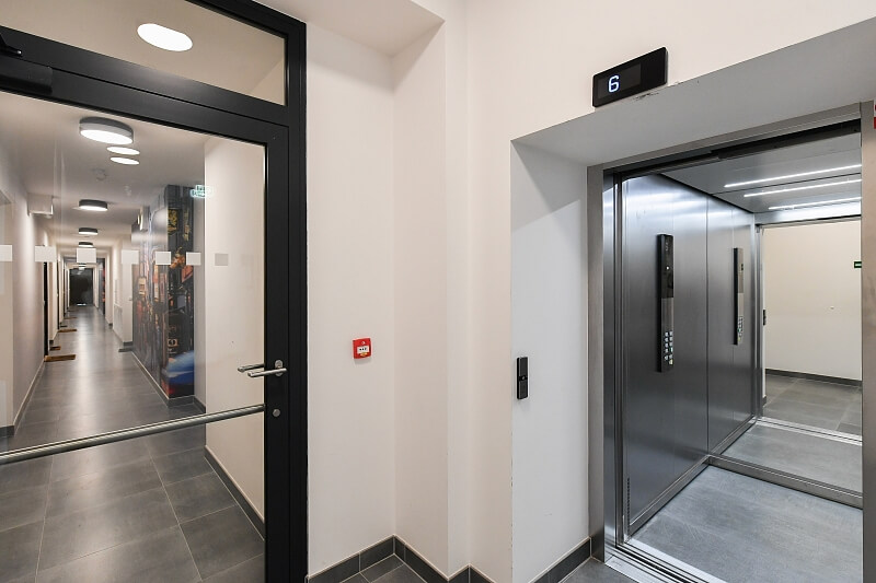 V háji, Holešovice - Prague 7 | Rent, Apartment Studio (1+kk), 35 m²