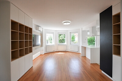 Centrální, Zdiby - Praha-východ | Pronájem, Rodinný dům 5+kk, 300 m²