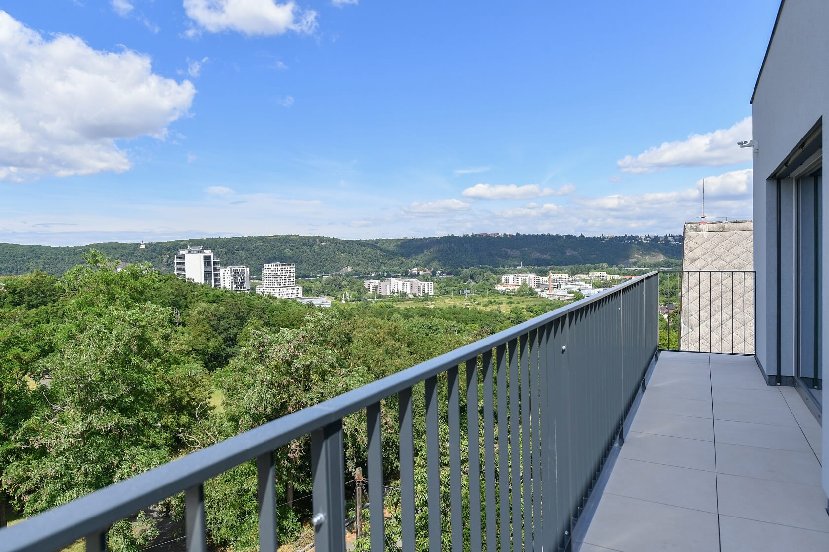 Zátišská, Modřany - Praha 4 | Pronájem, Byt 4+kk, 144 m²