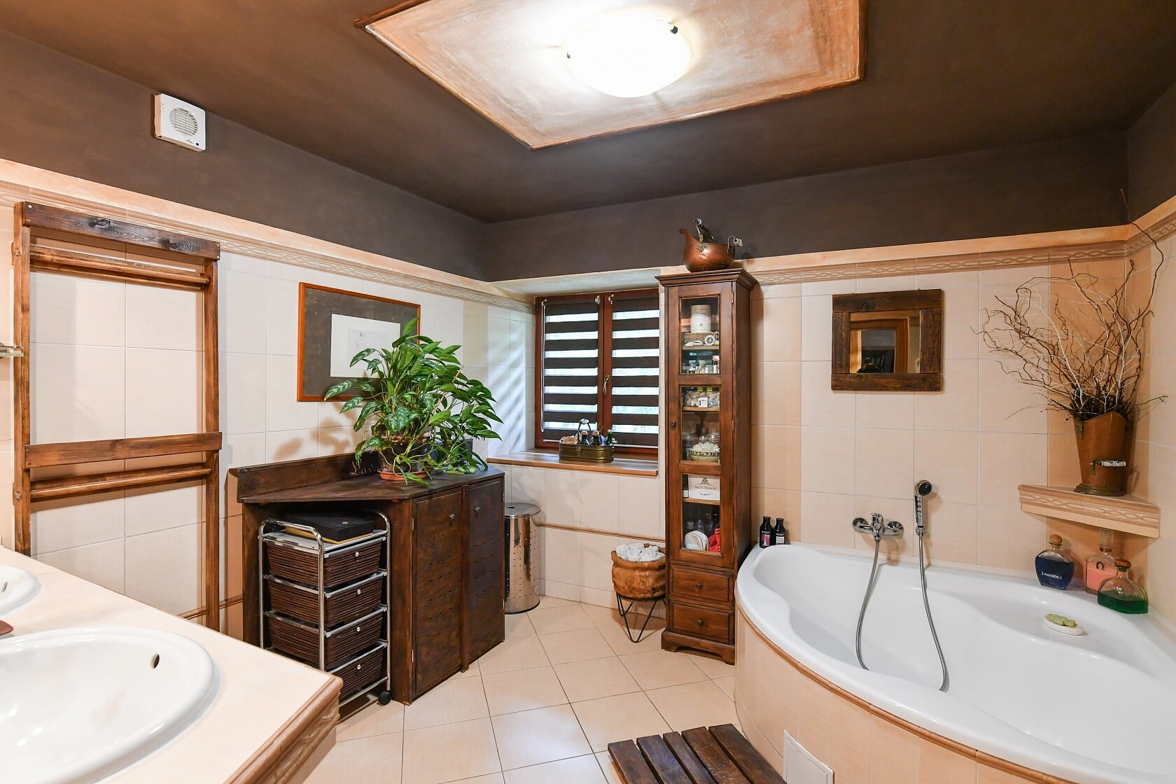 Křížkový Újezdec - Praha-východ | Sale, House Six-bedroom (7+kk), 408 m²