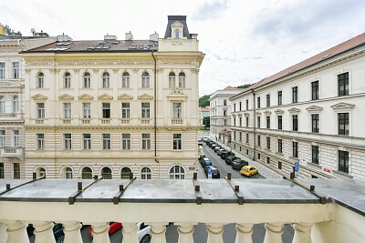 V lesíčku, Smíchov - Prague 5 | Rent, Apartment One-bedroom (2+1), 66 m²