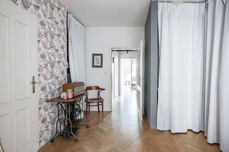 Vyšehradská, Nové Město - Prague 2 | Rent, Apartment One-bedroom (2+kk), 91 m²