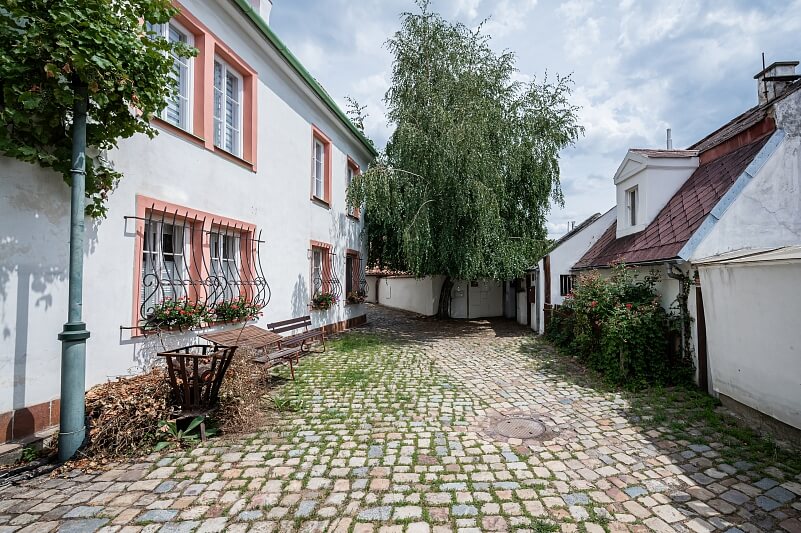 Na Kocourkách, Střešovice - Prague 6 | Sale, House One-bedroom (2+kk), 60 m²