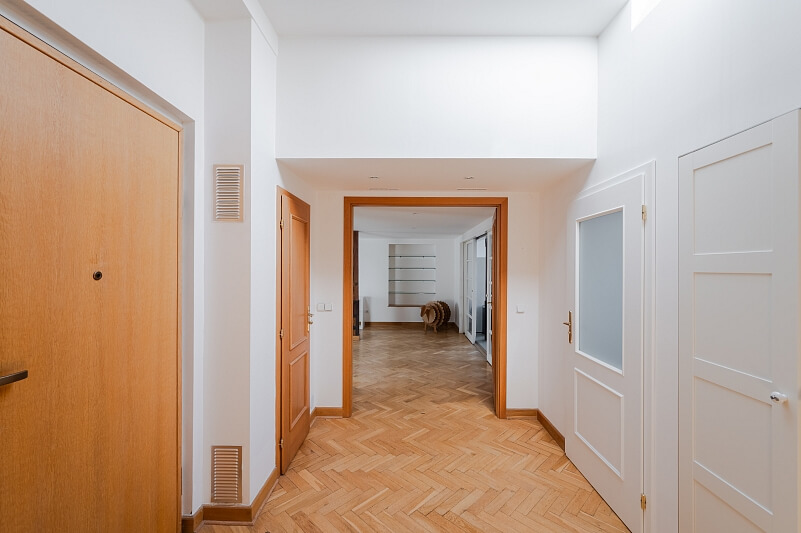 Na Kozačce, Vinohrady - Prague 2 | Rent, Apartment One-bedroom (2+1), 124 m²
