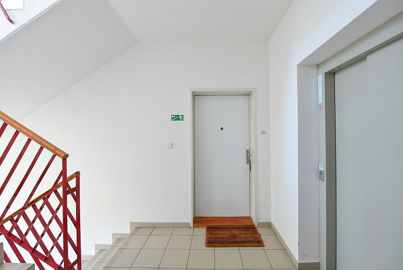 Křenova, Veleslavín - Prague 6 | Rent, Apartment One-bedroom (2+kk), 76 m²