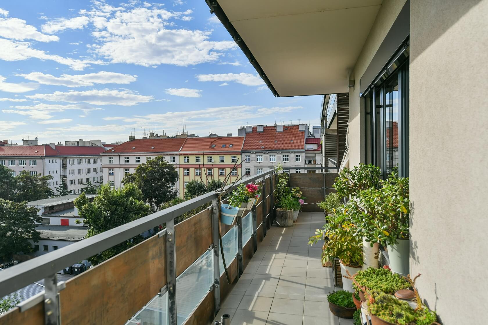 V mezihoří, Libeň - Prague 8 | Sale, Apartment One-bedroom (2+kk), 85 m²