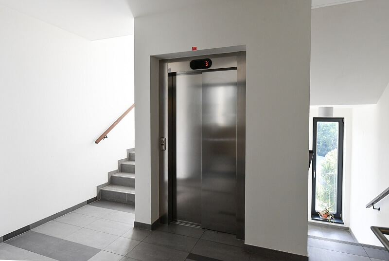 V mezihoří, Libeň - Prague 8 | Sale, Apartment One-bedroom (2+kk), 85 m²