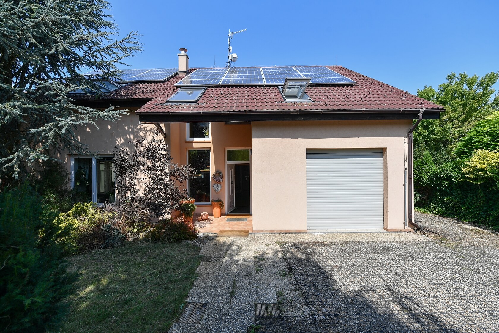 Keltská, Statenice - Praha-západ | Pronájem, Rodinný dům 6+kk, 280 m²