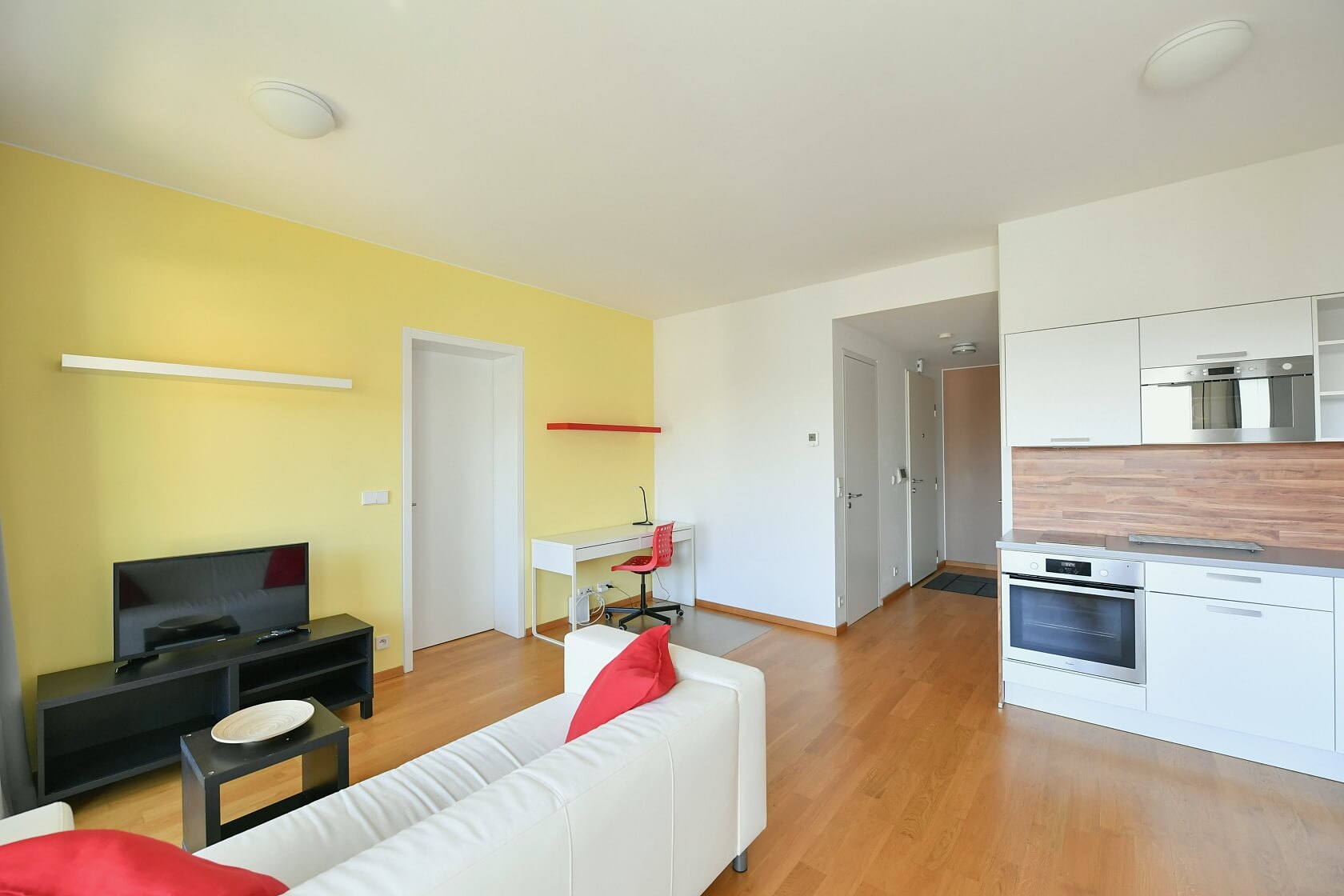 Gabrielská, Smíchov - Prague 5 | Rent, Apartment One-bedroom (2+kk), 65 m²