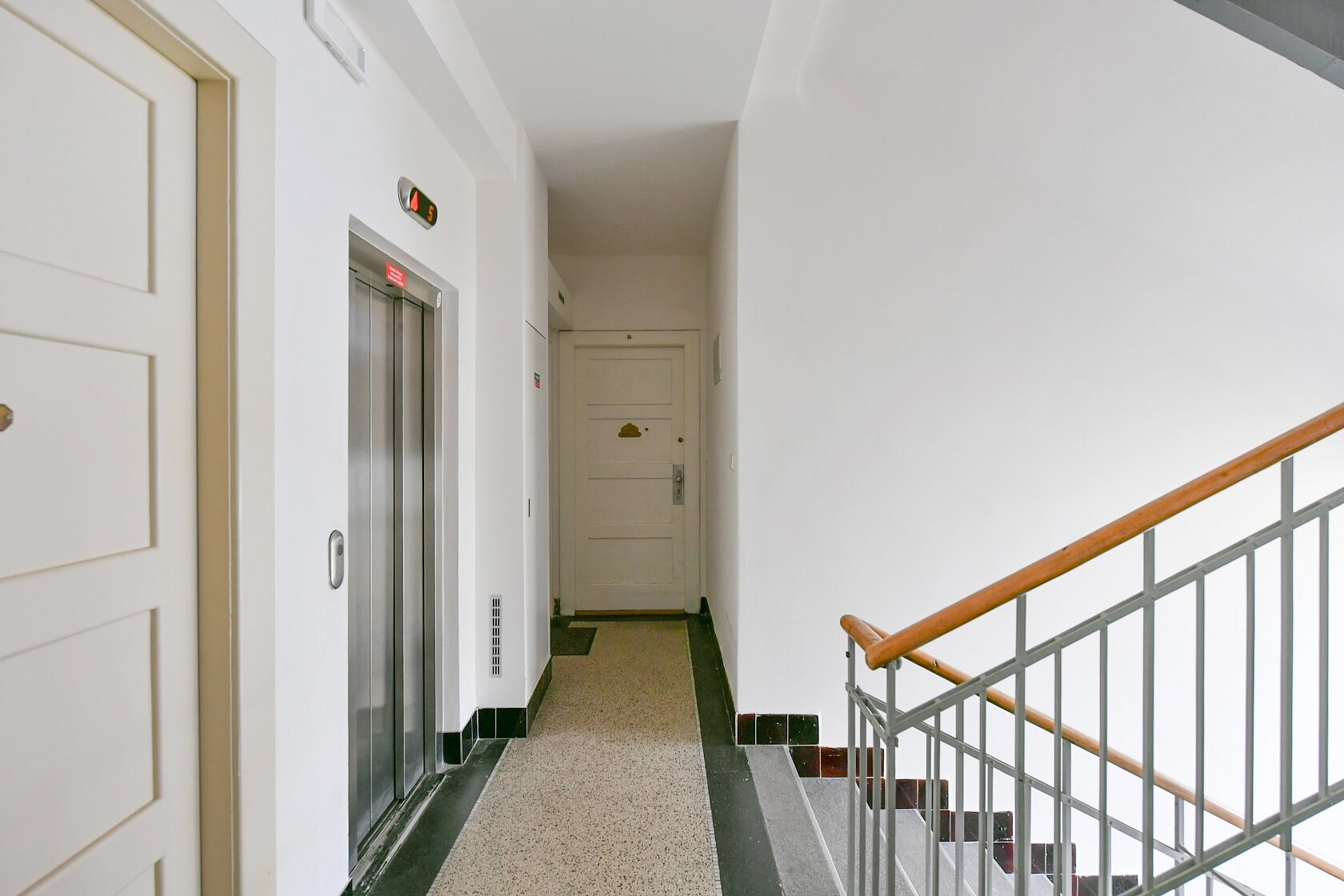 Čajkovského, Žižkov - Prague 3 | Sale, Apartment One-bedroom (2+1), 102 m²