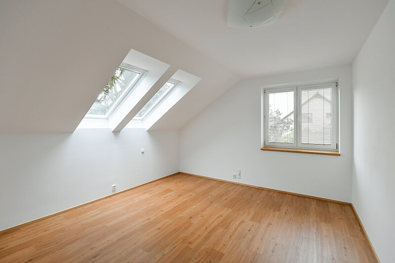 Keltská, Statenice - Praha-západ | Pronájem, Rodinný dům 6+kk, 280 m²