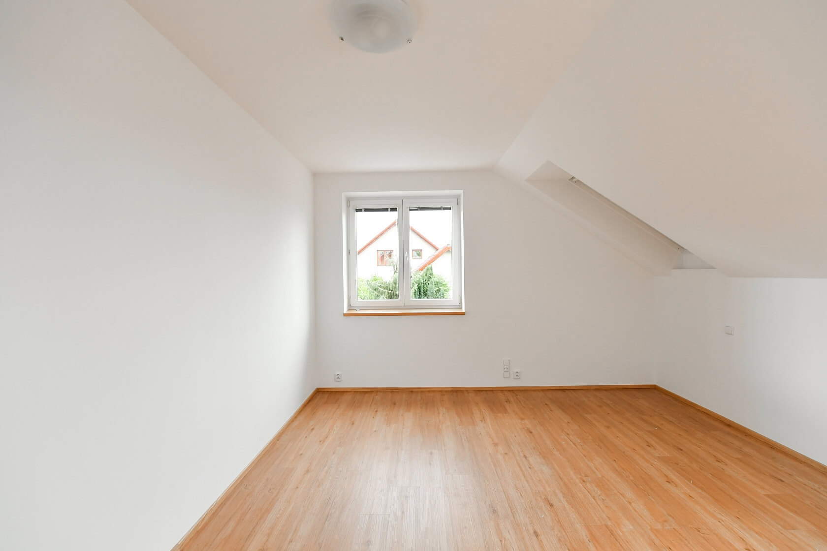 Keltská, Statenice - Praha-západ | Rent, House Five-bedroom (6+kk), 280 m²