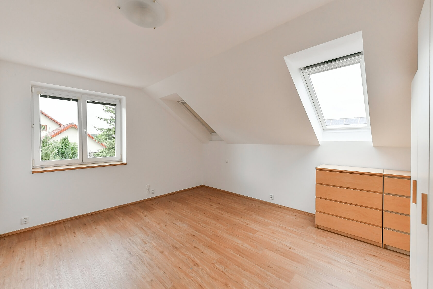Keltská, Statenice - Praha-západ | Pronájem, Rodinný dům 6+kk, 280 m²