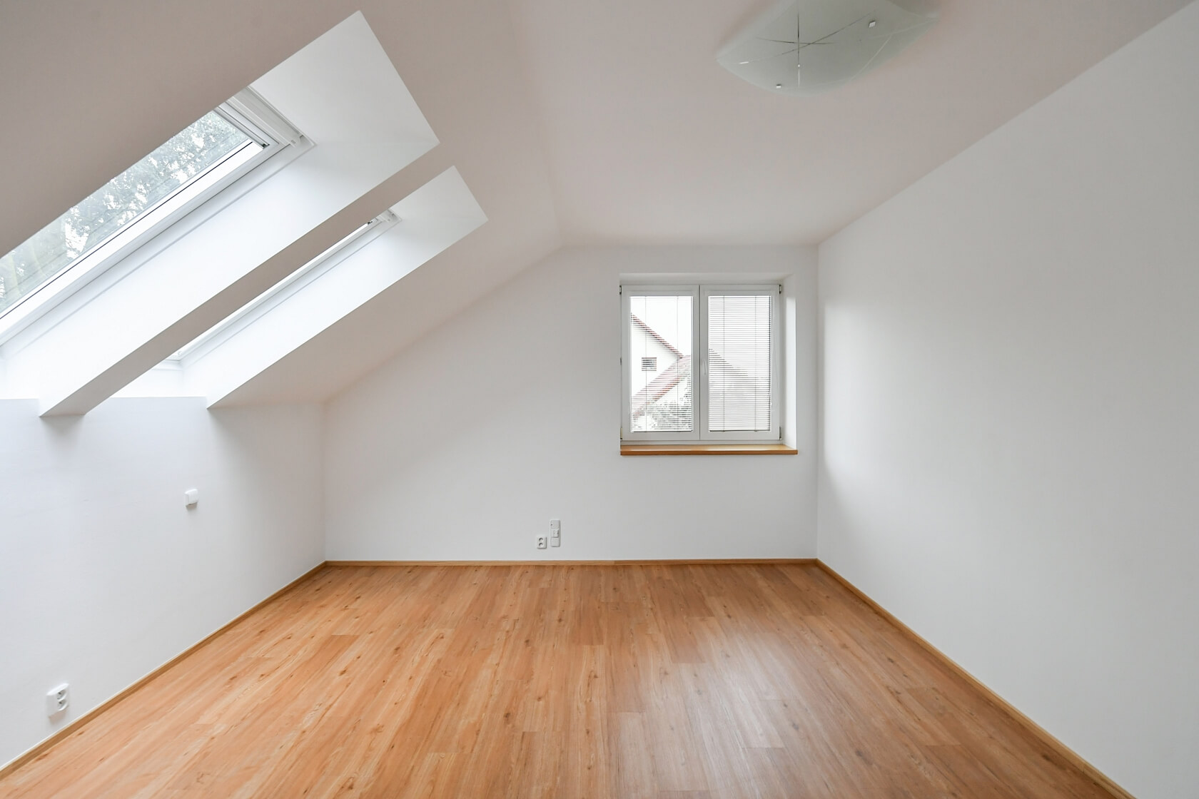 Keltská, Statenice - Praha-západ | Rent, House Five-bedroom (6+kk), 280 m²