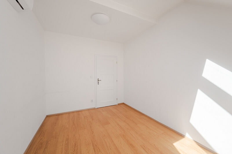 Svornosti, Smíchov - Prague 5 | Sale, Apartment Two-bedroom (3+kk), 85 m²