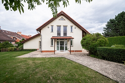 Za Špejcharem, Horoměřice - Praha-západ | Rent, House Five-bedroom (6+kk), 190 m²