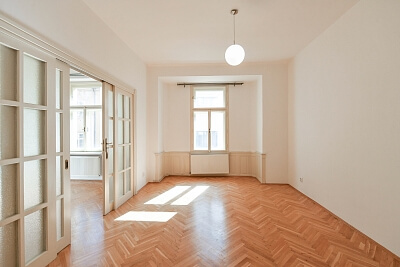 Na Zderaze, Nové Město - Prague 2 | Sale, Apartment One-bedroom (2+kk), 73 m²
